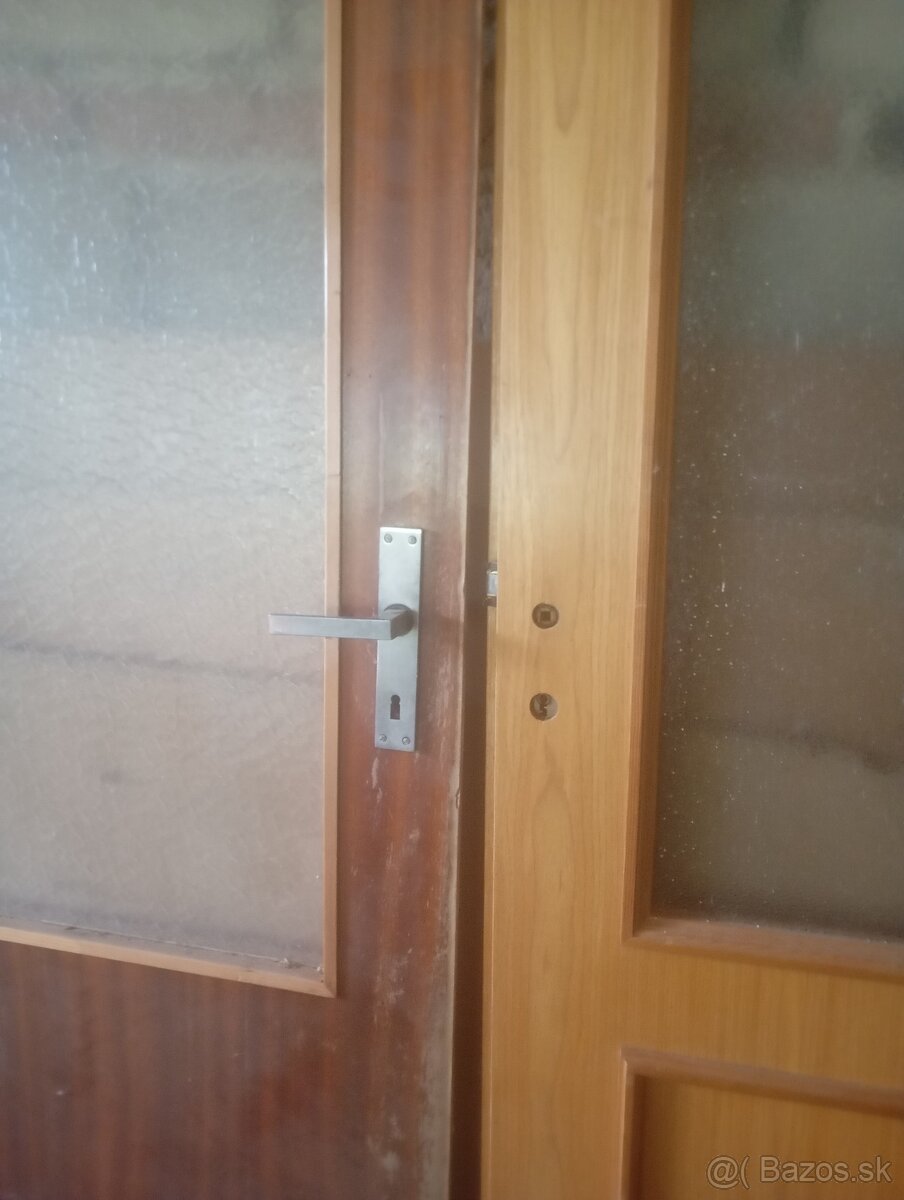 Predám zachovalé ľavé dvere