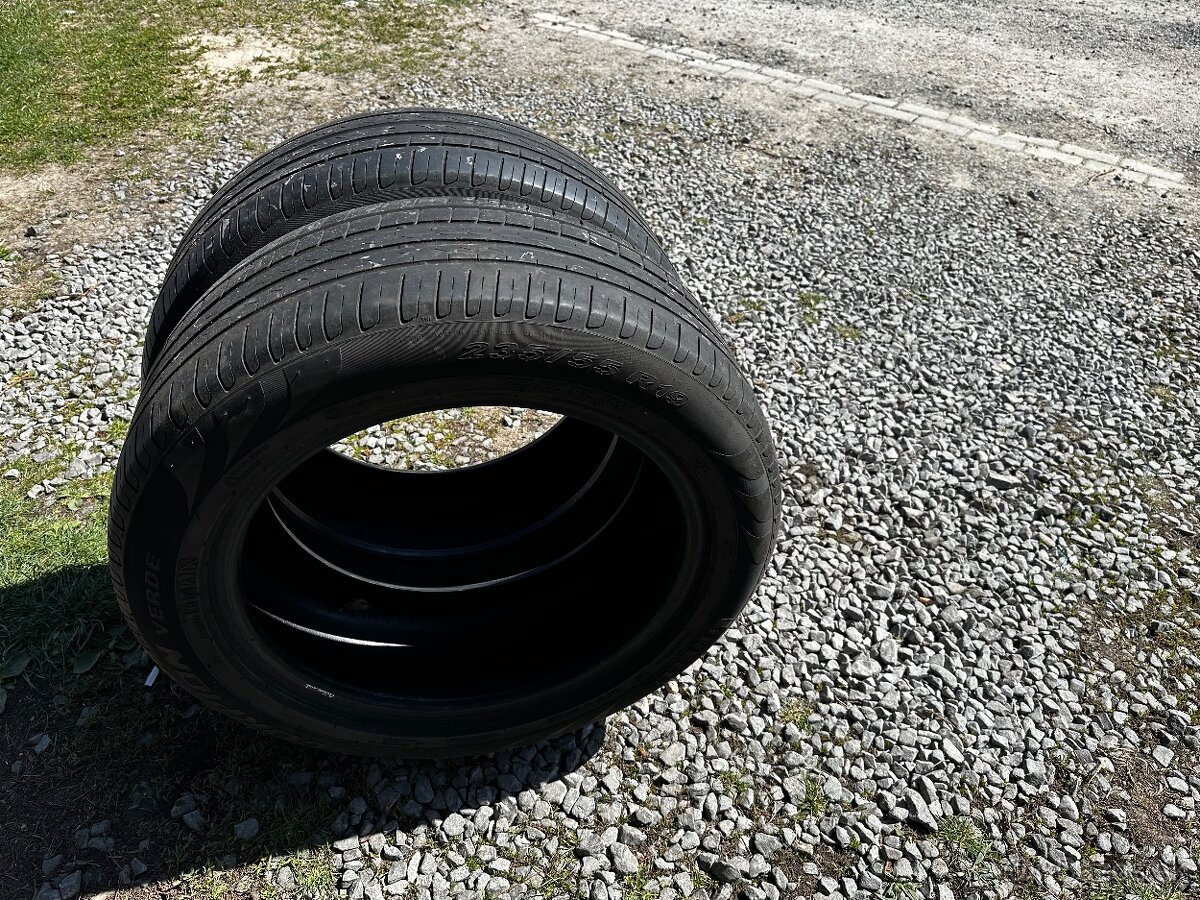 Pneu Škorpión 235/55 R19