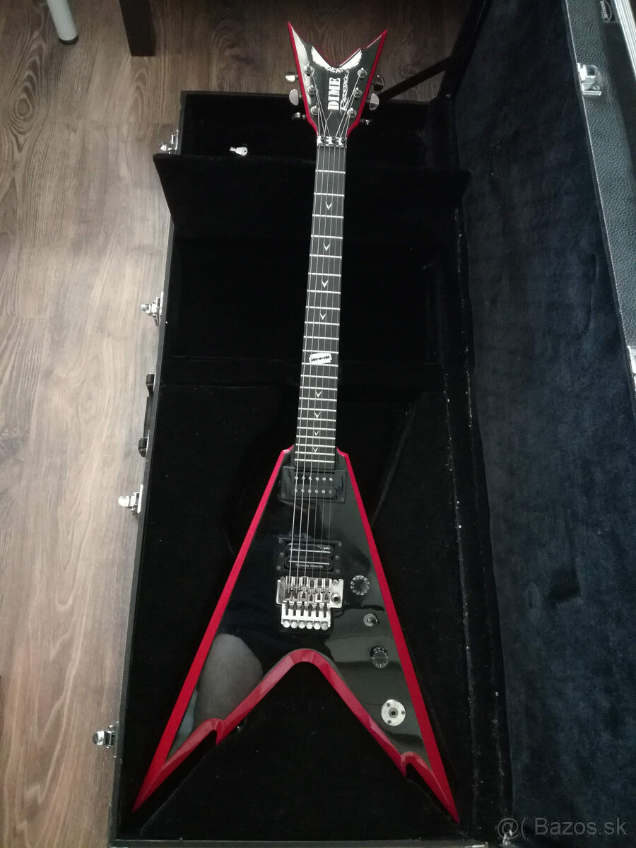 Elektricka gitara DEAN Razorback V Black/Red K