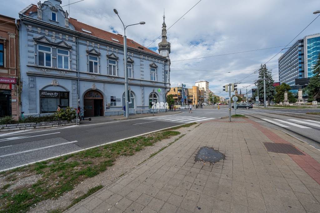 Štúrová - Košice -JUH, lukratívny 3 izb.byt 93 m2 . Centrum