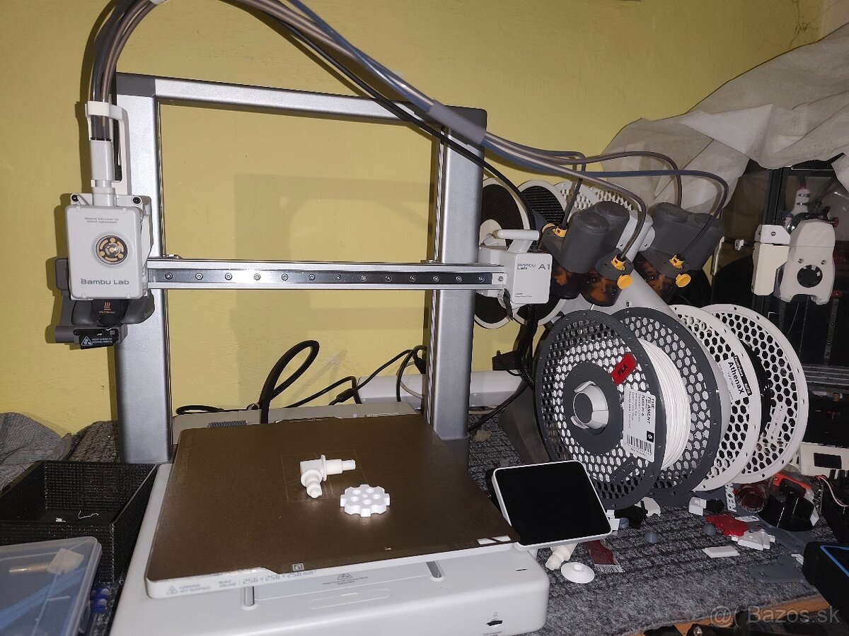 BambuLab A1 + AMS