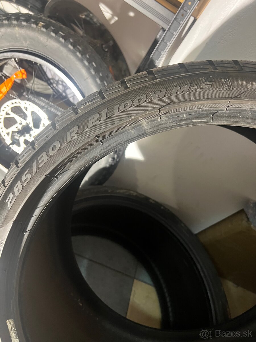 Pneumatika 285/30 R21 zima/leto
