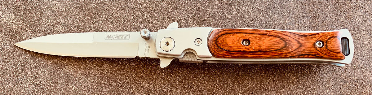 Vreckový nôž s klipom a kolíkom značky Noell