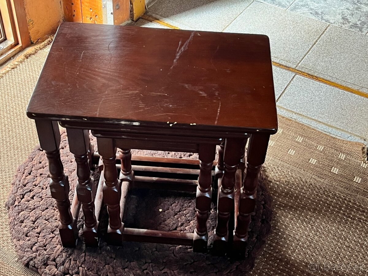 Prirucne stoliky 3 kusy