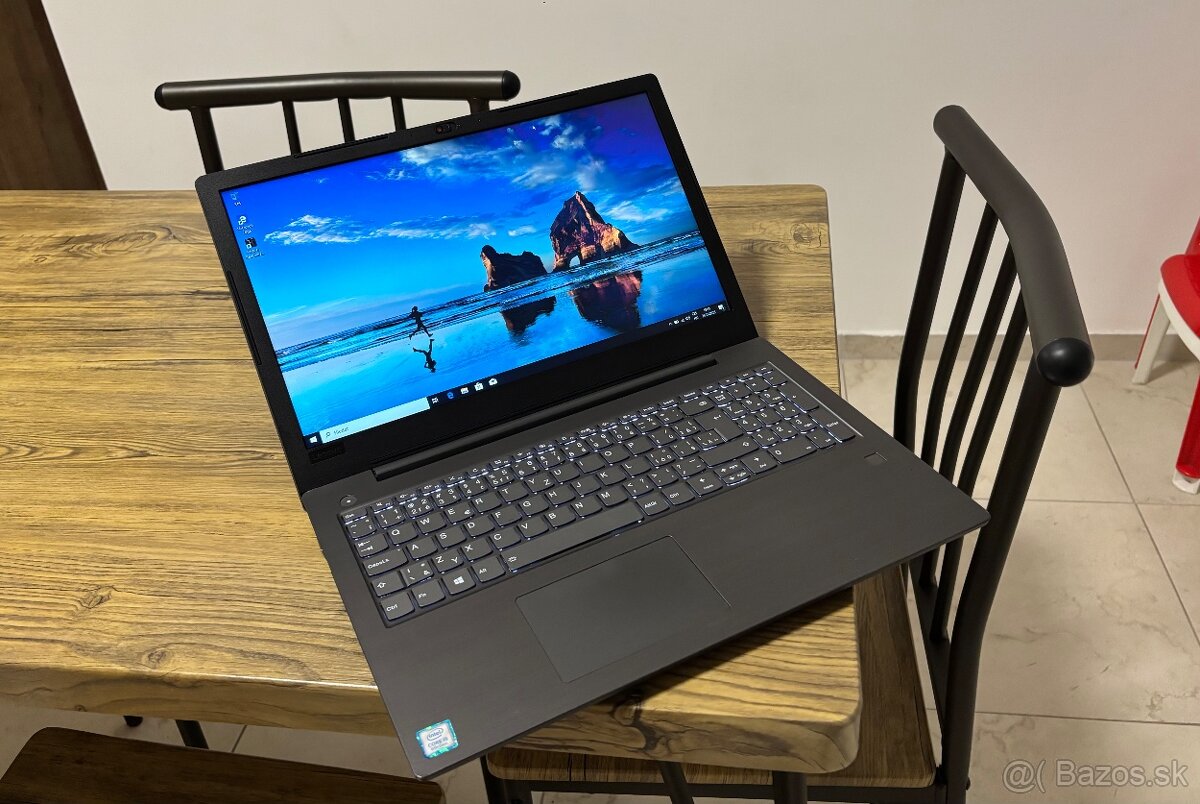 15.6"/Lenovo Notebook/i5-8250/4GB RAM/256GB SSD/Intel HD 2G