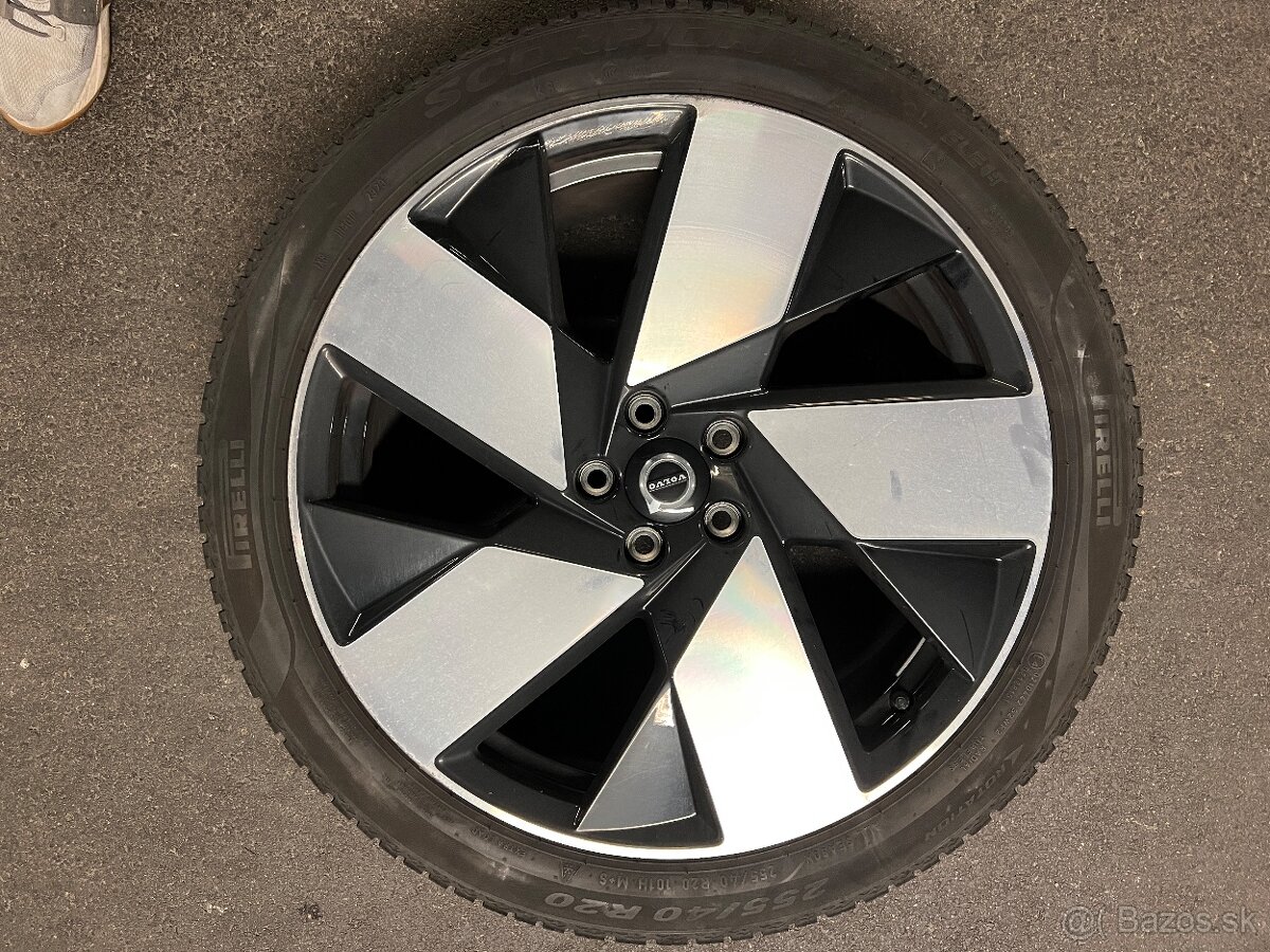 P: Pirelli Scorpion SF2 255/40 R20 celorocna pneu