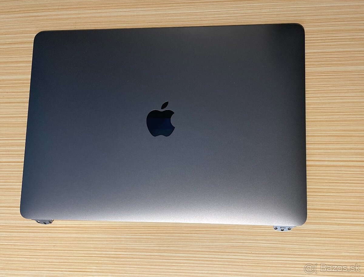 pokazený displej na Apple Macbook Air M1 (A2337), Space Grey