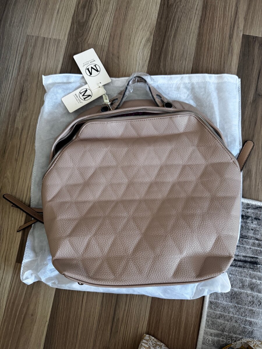 Krásny kvalitný ruksak