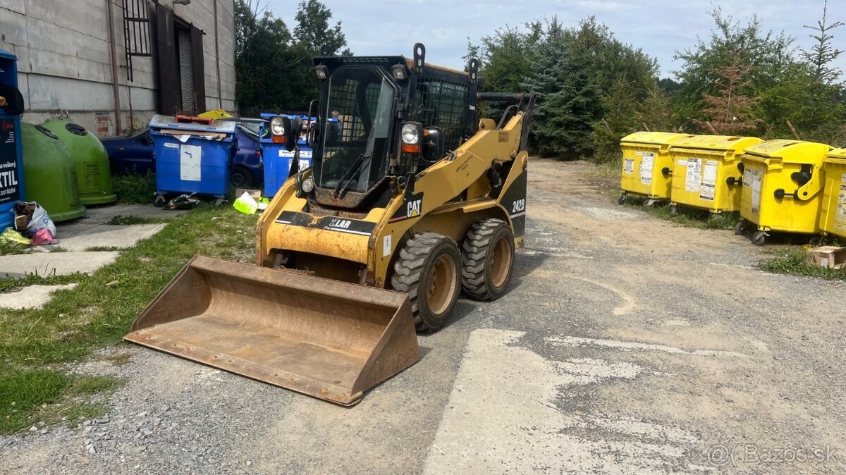 CATERPILLAR 242 B 4X4