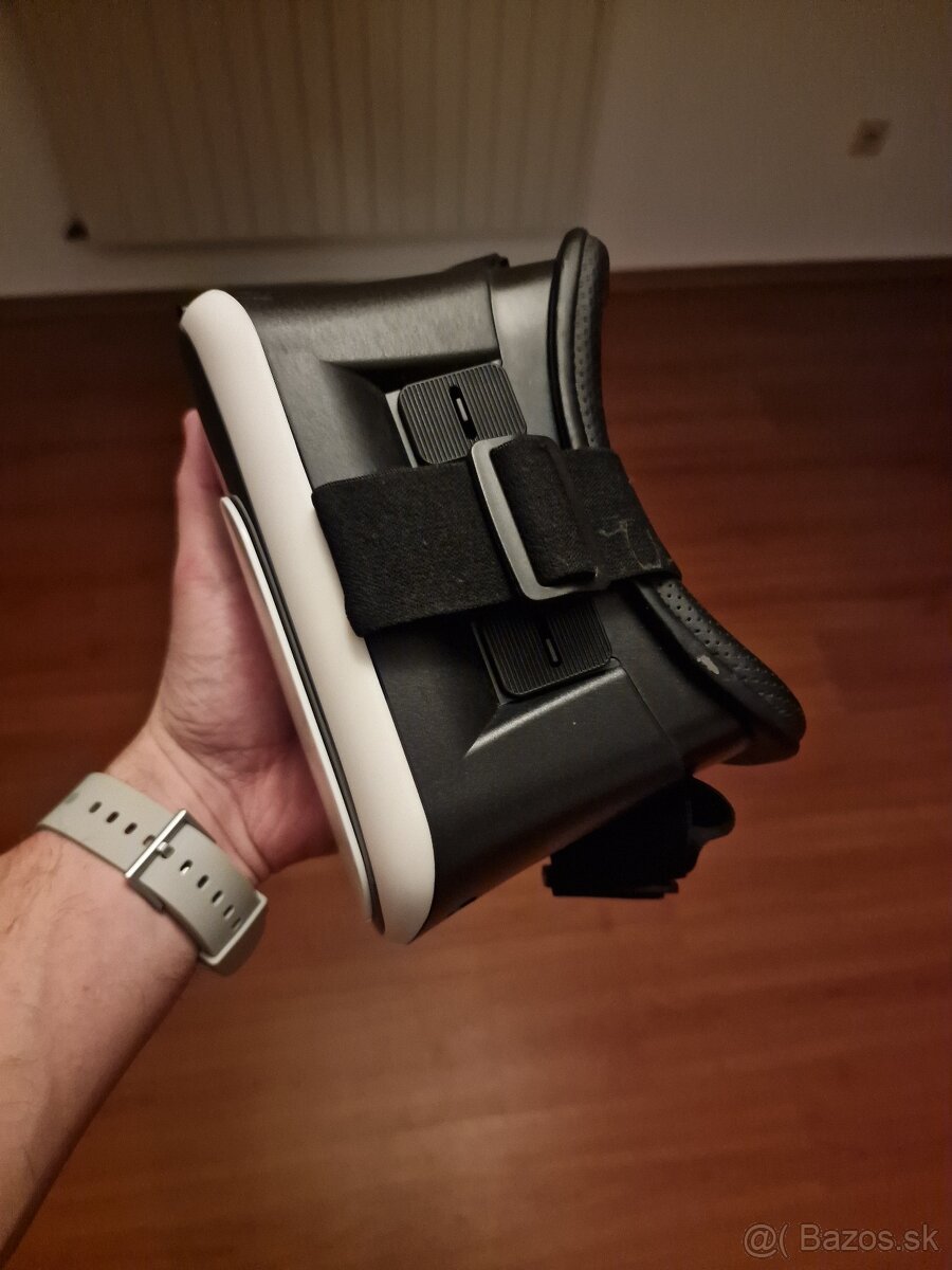 Predám VR 2 okuliare s Bluetooth ovládačom Android a IOS