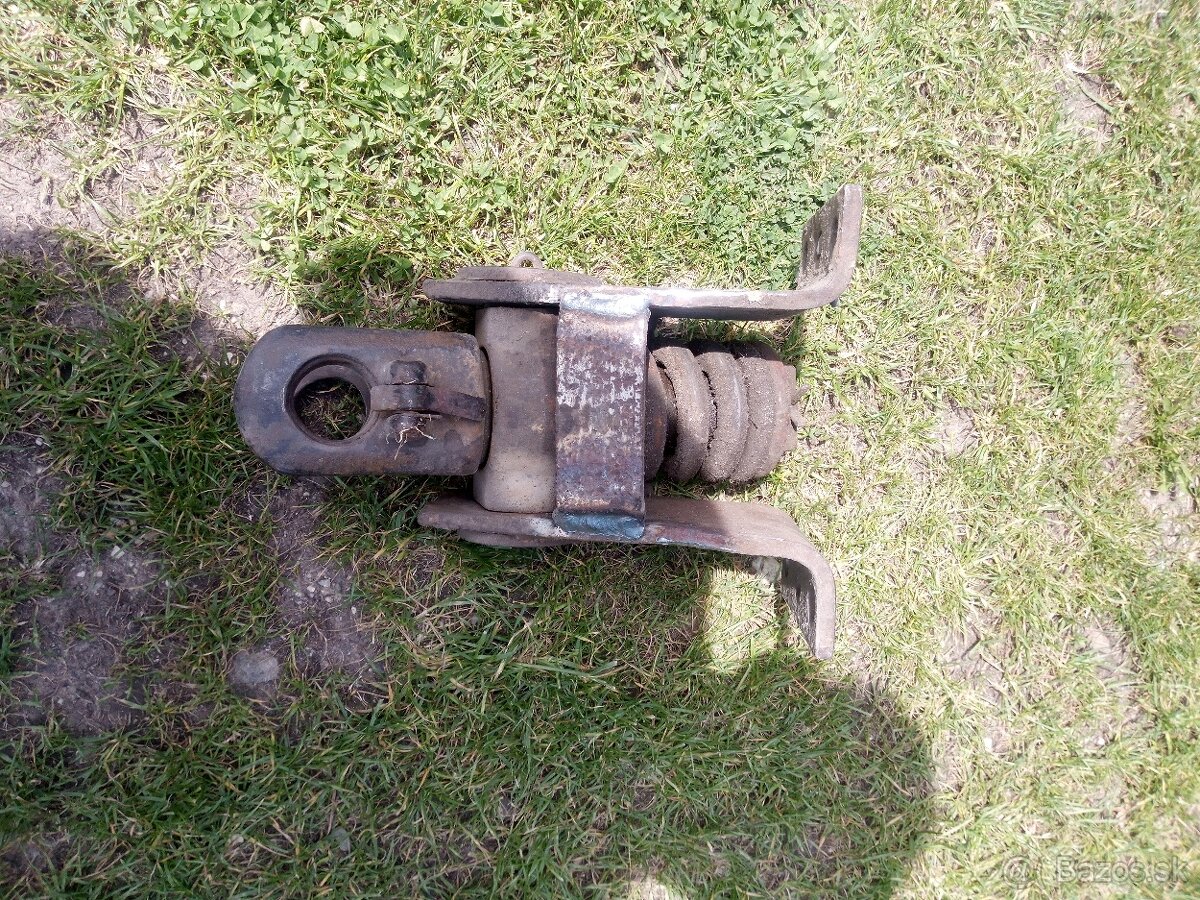 Zetor,tiahlo,záves ,traktor