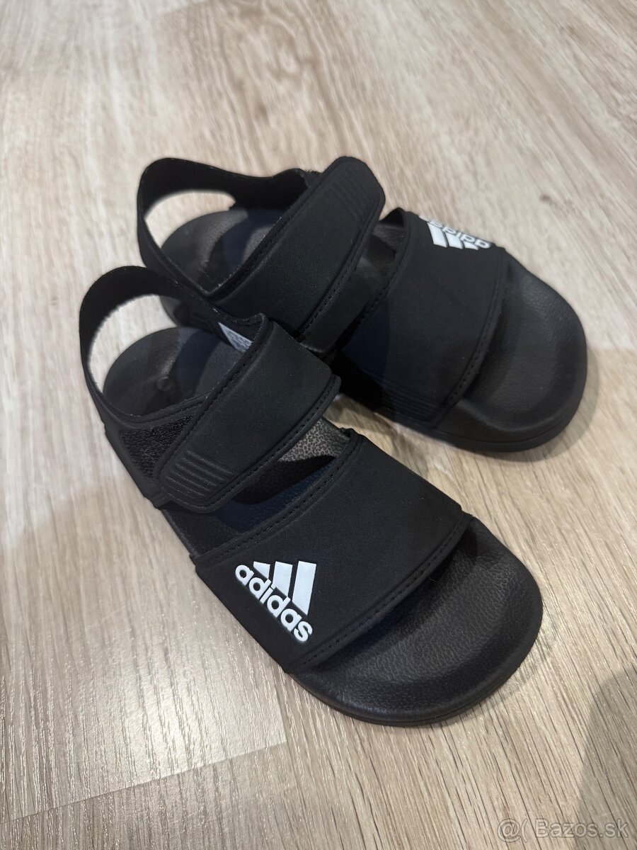 Adidas sandale