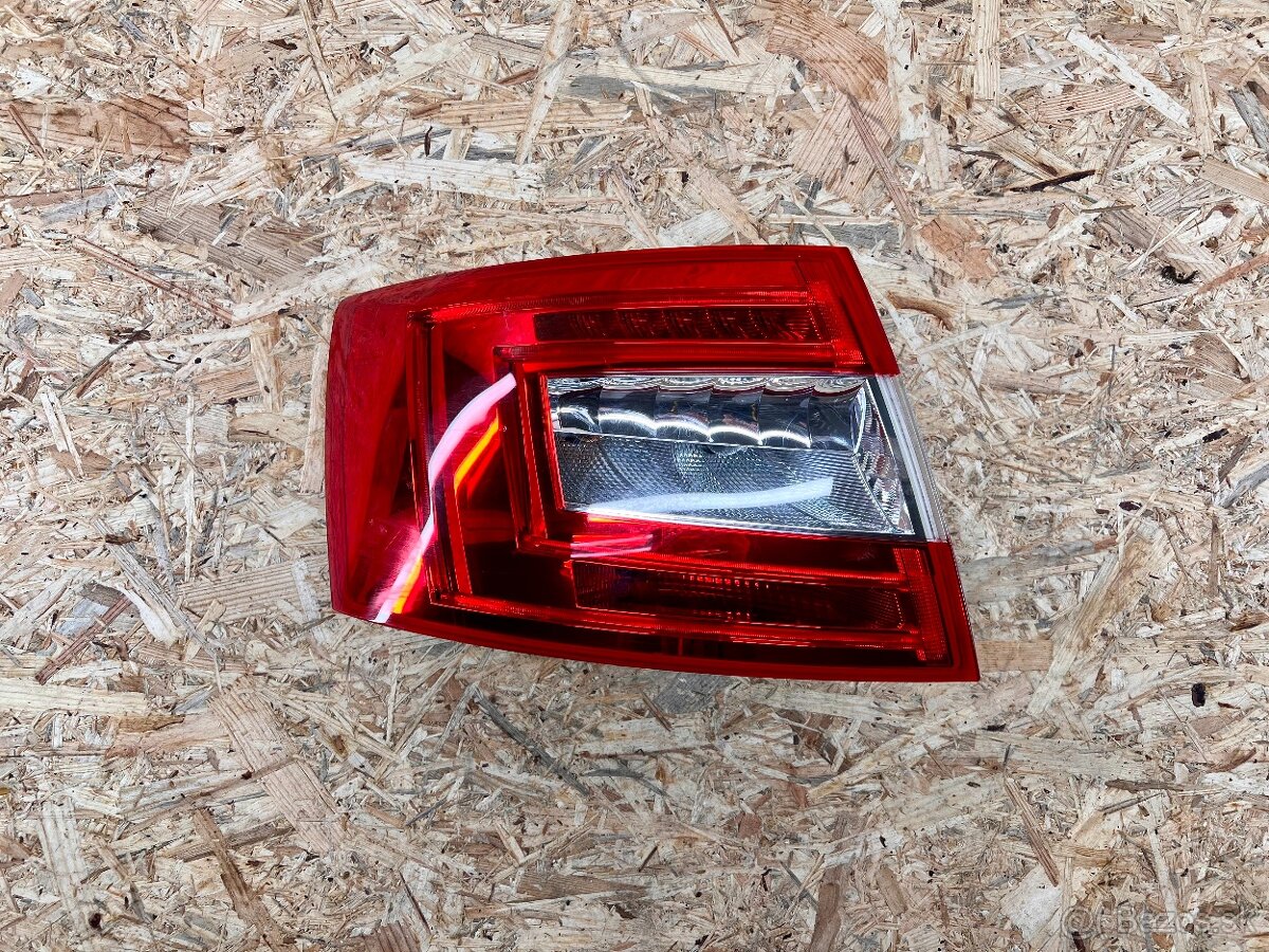 Zadné ľavé a pravé svetlo na Škoda Octavia 3