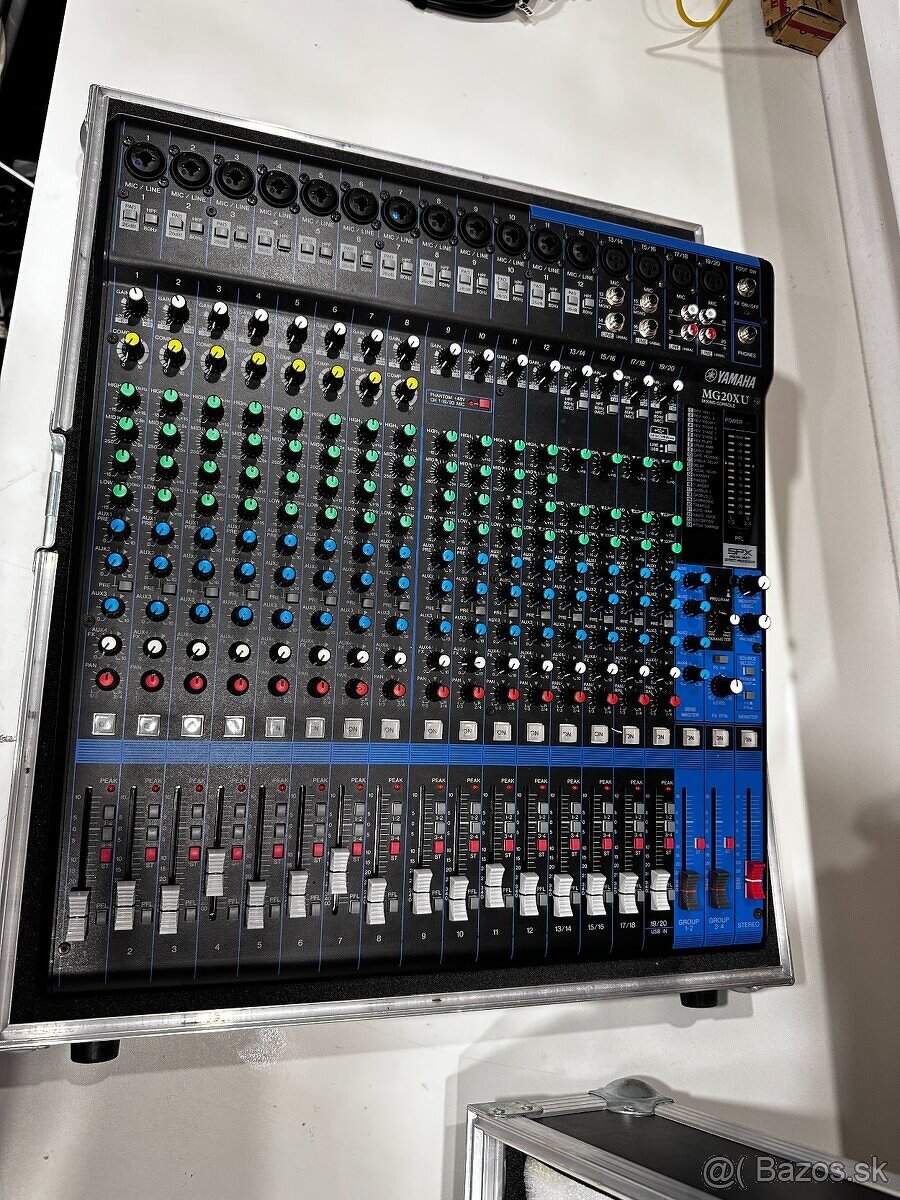 Mixpult Yamaha MG20XU v prepravnom obale.