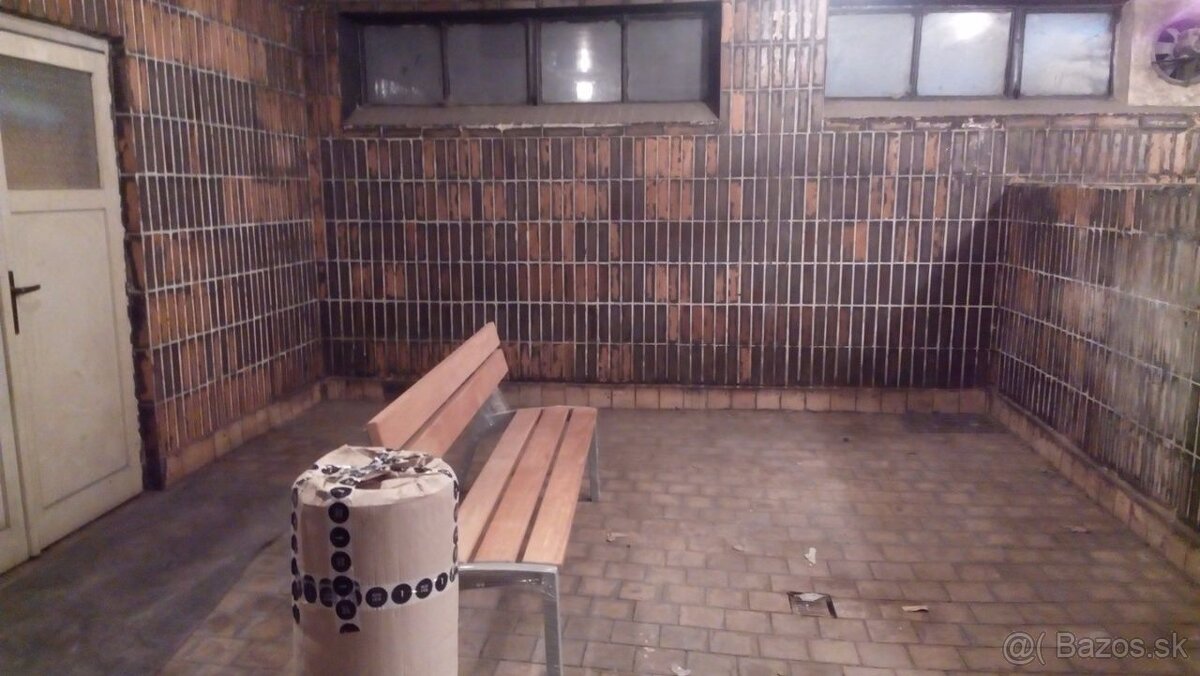 Skladové priestory, Trenčín, Za mostami