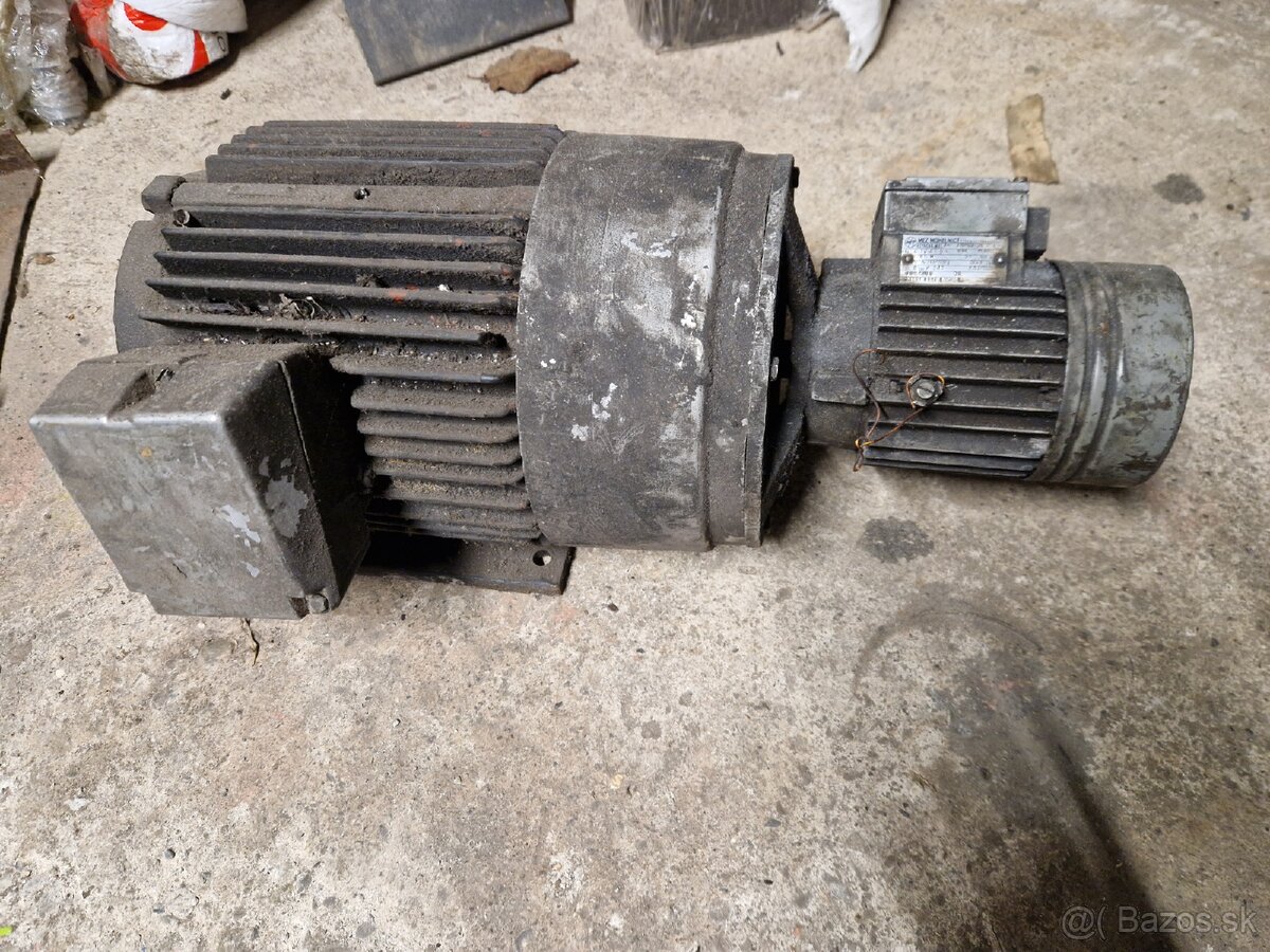 Sústruh TOS SV18 motor