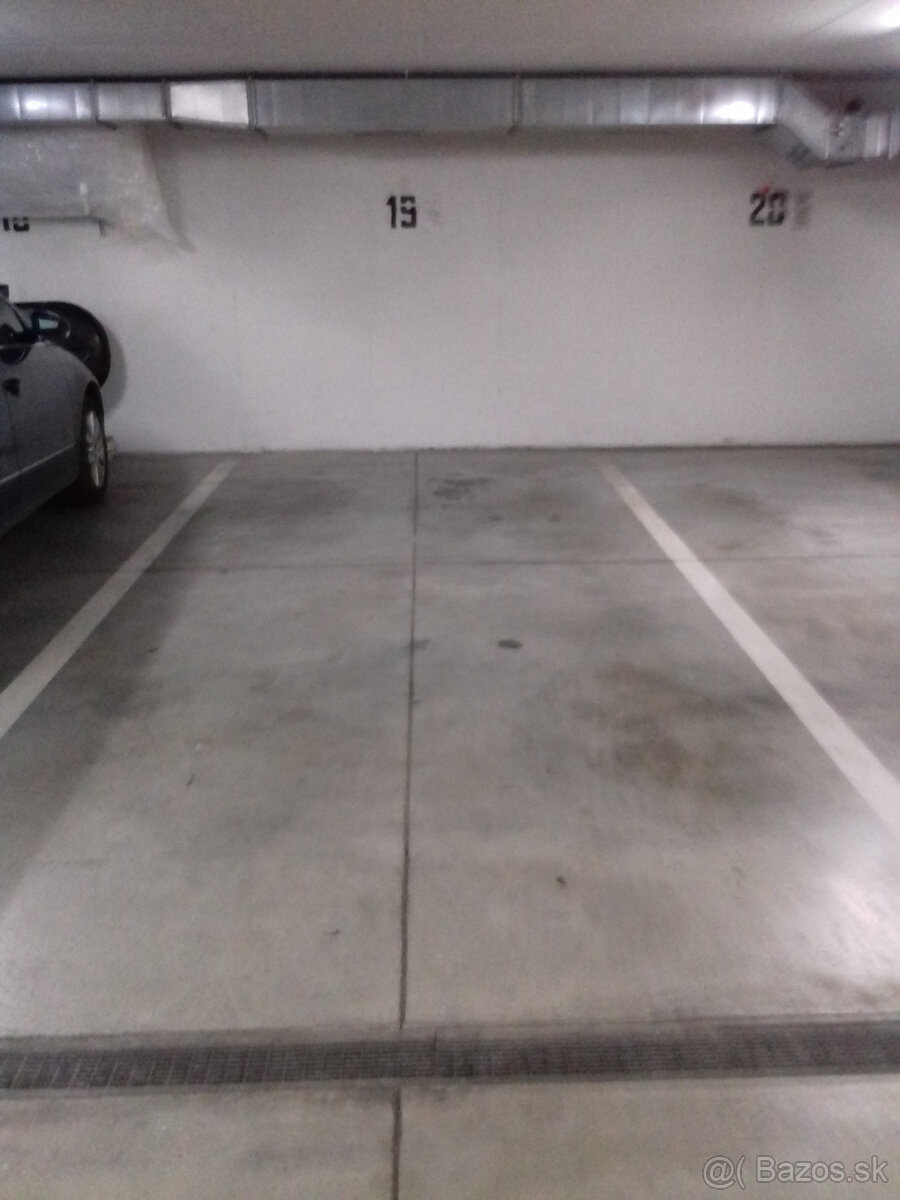 Garážové parkovacie miesto