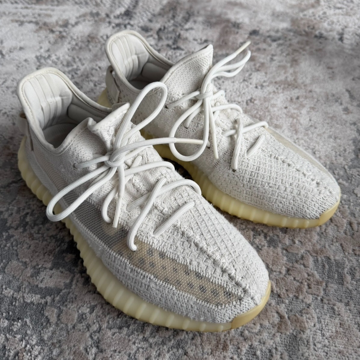ADIDAS | YEEZY 350 V2 BONE | 43 1/3
