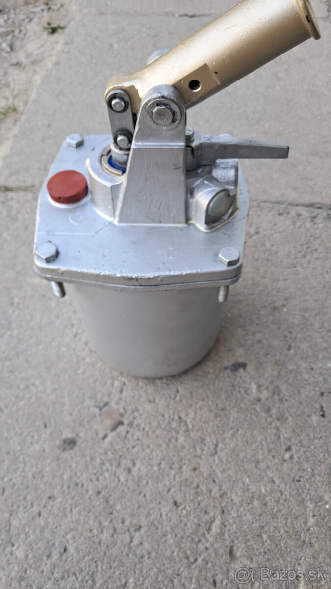 Hydraulicka pumpa kabiny