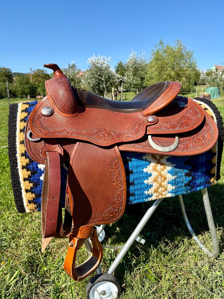 Westernové sedlo Triple W