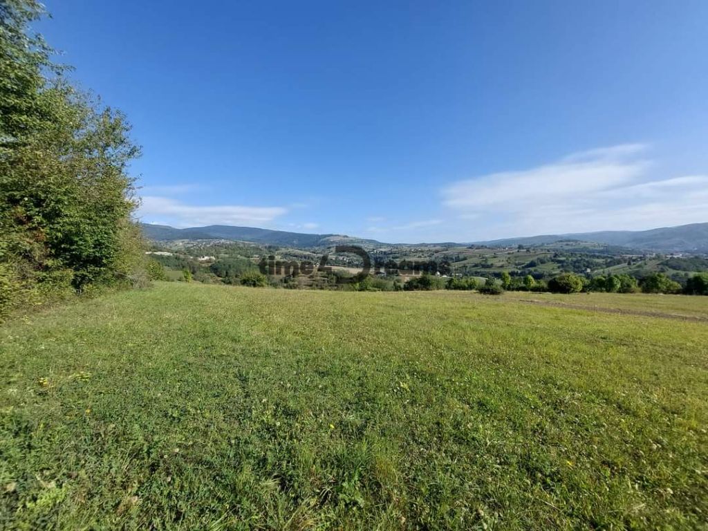 Telek, 2081 m²