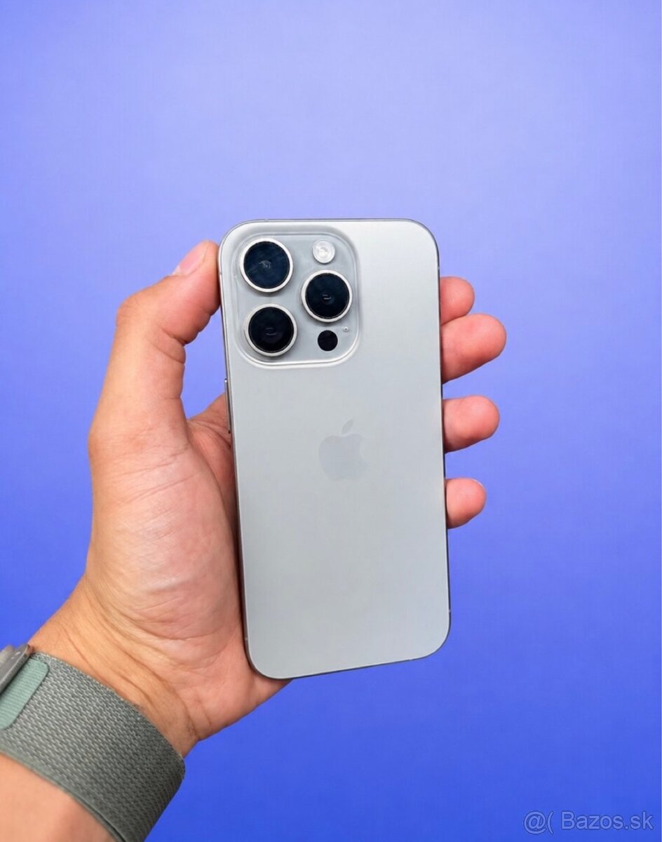 iPhone 15 Pro pekný stav