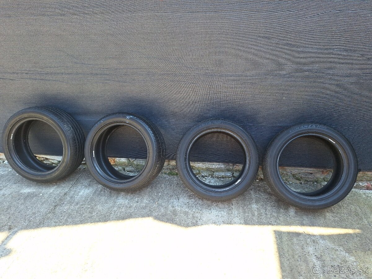 215/45R16