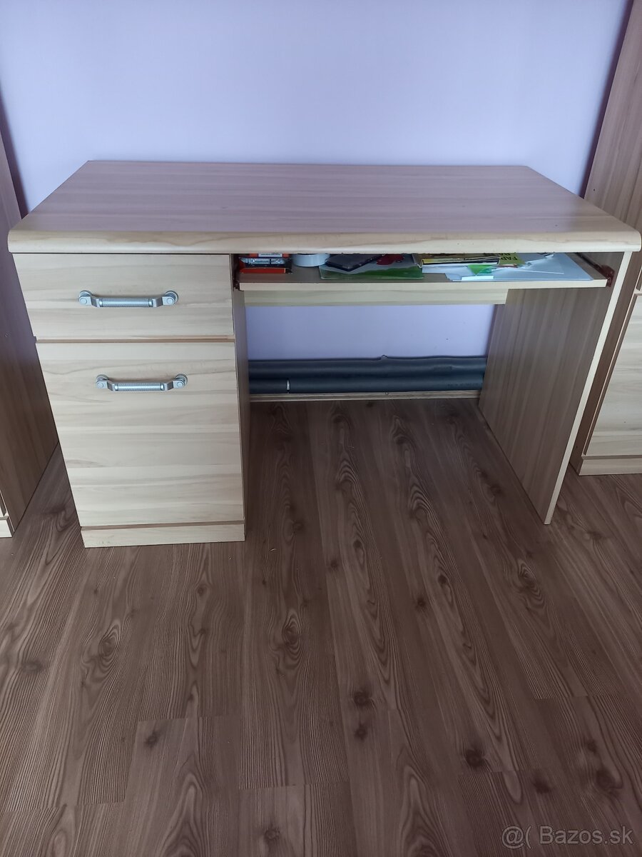 Študentský nábytok