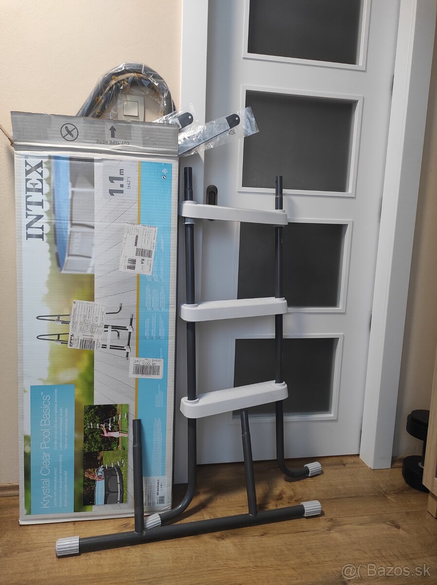 Bezpečnostný rebrík do bazéna Intex 1,1m