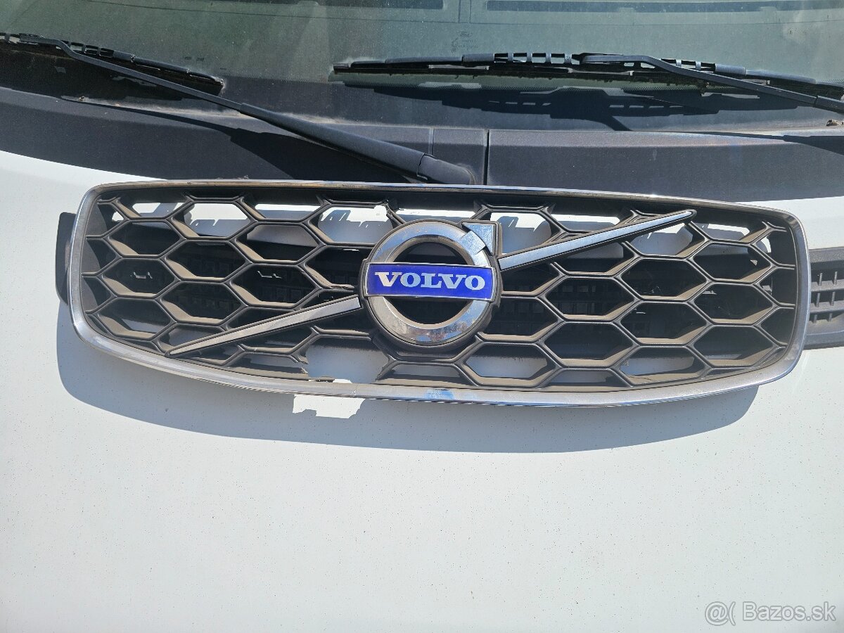 Volvo XC70 predná maska