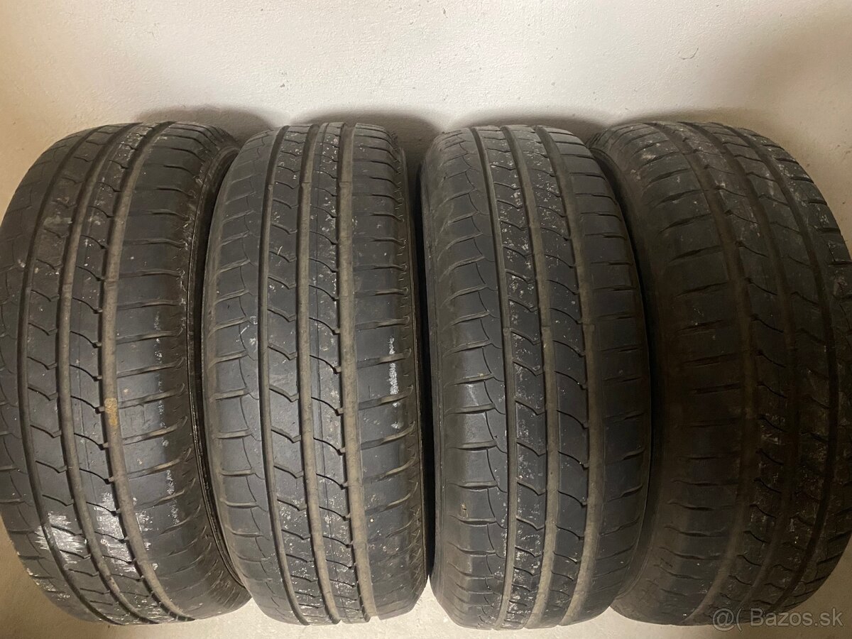 Pneu GoodYear 195/60 R16