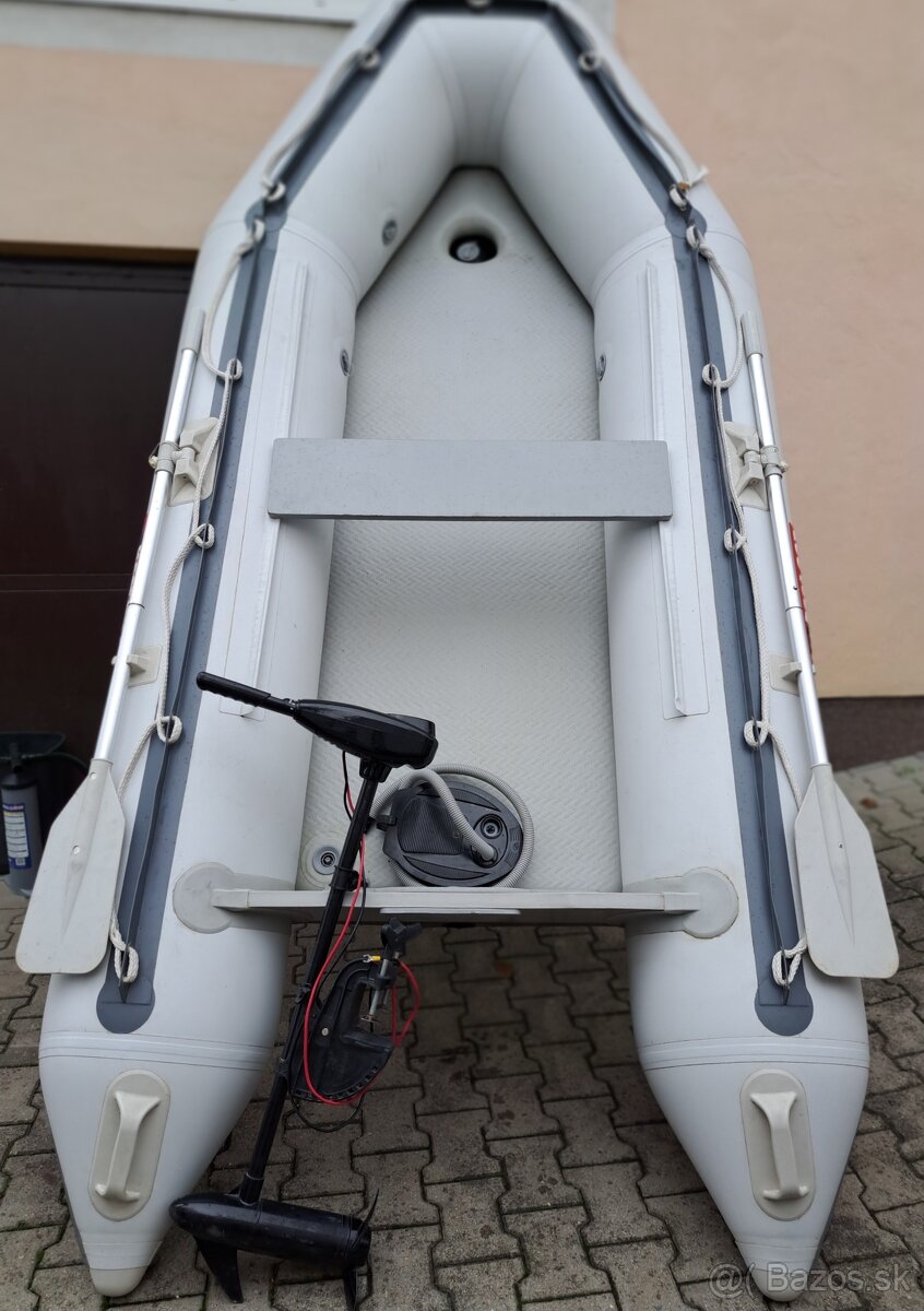 Nafukovaci čln Boat007