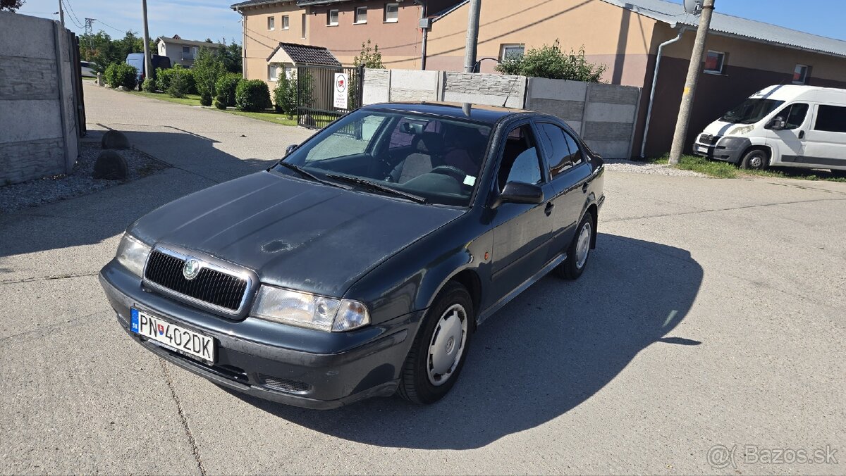 Skoda octavia 1- 1.6 benzin