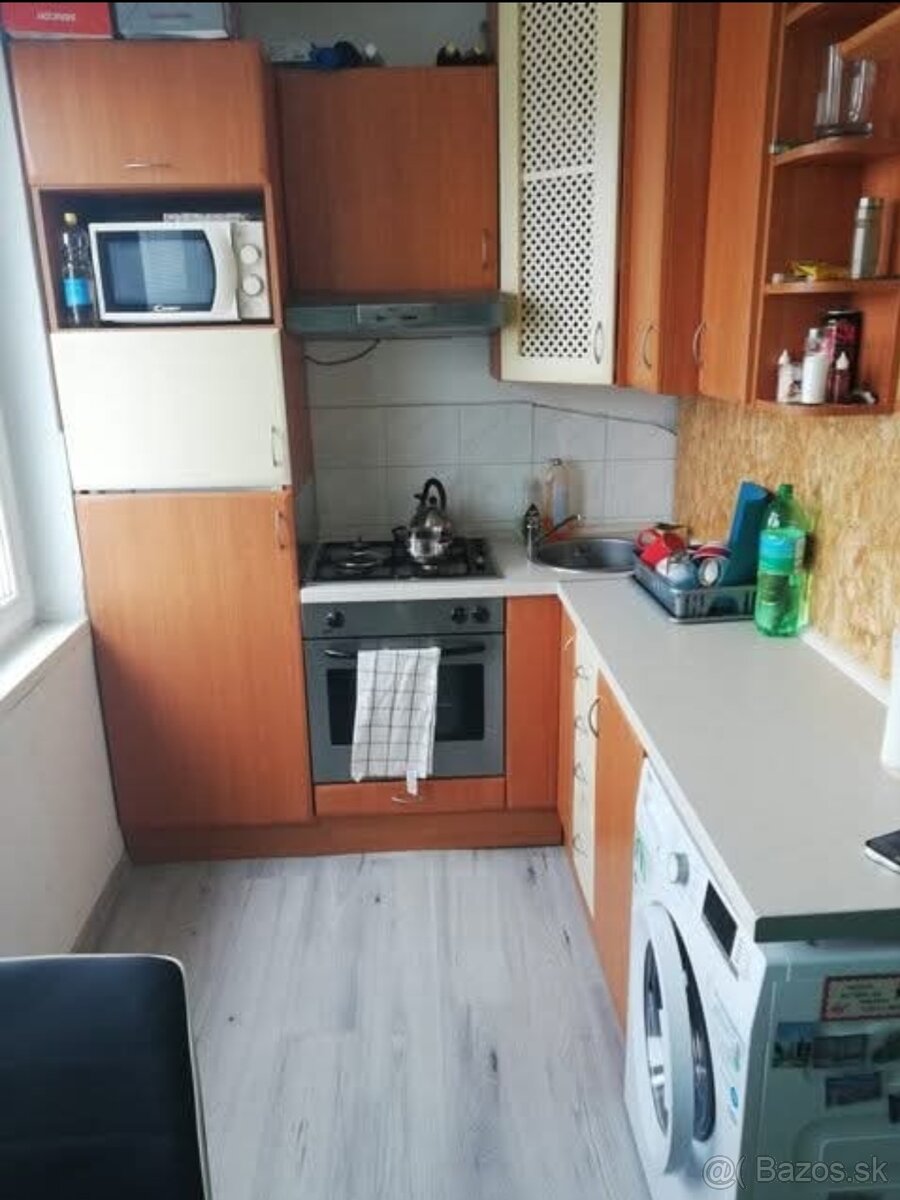 1izbovy byt Zelezniky