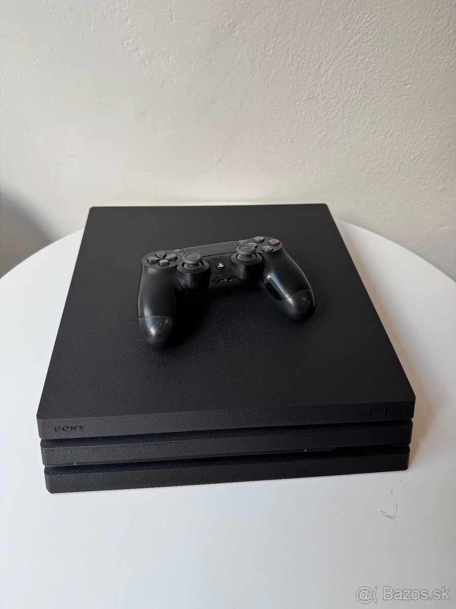 🎮 Predám Sony PlayStation 4 pro 1 TB