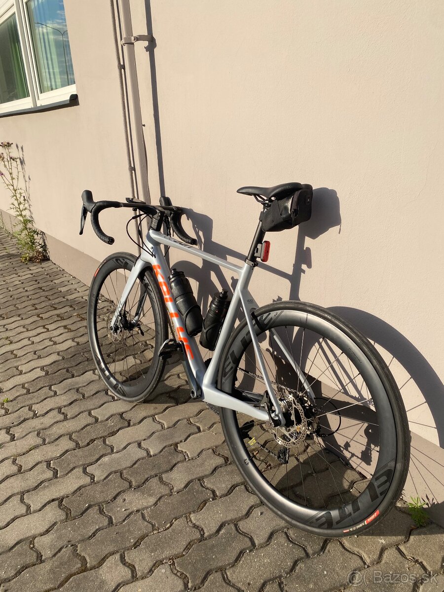Kellys URC30 - cestný bicykel