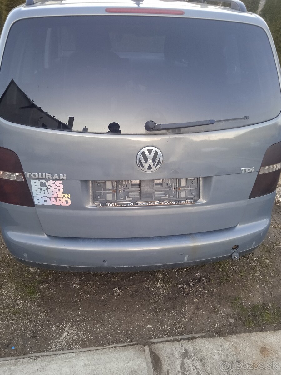 predam piate dvere na touran a zadny naraznik