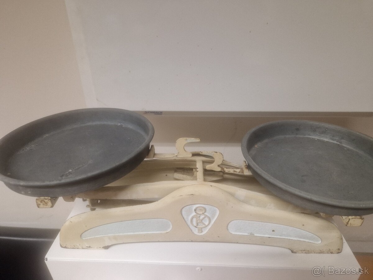 Predam starú vahu.