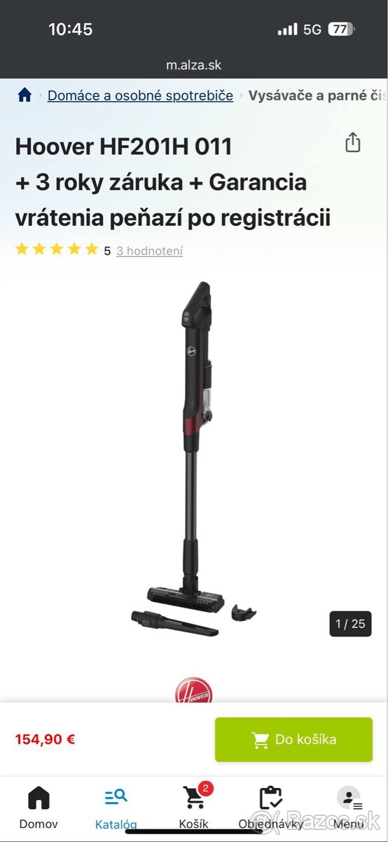 Tyčový vysávač Hoover.