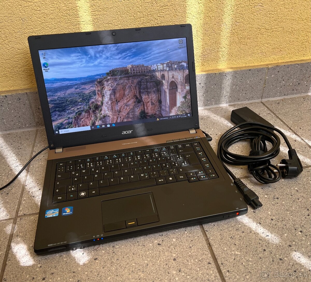 Acer TravelMate / Intel i3-2370M / 4GB RAM / 500GB HDD /14"