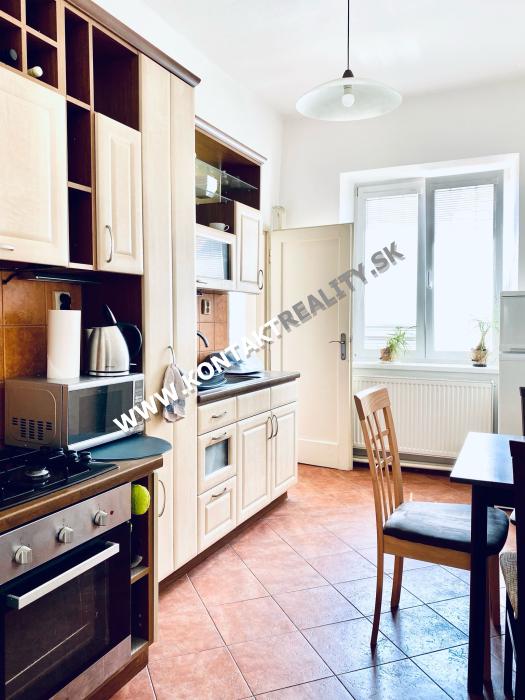 2 izb. byt, Kasárenské nám., Staré mesto, 67m2, kompl. rek.,