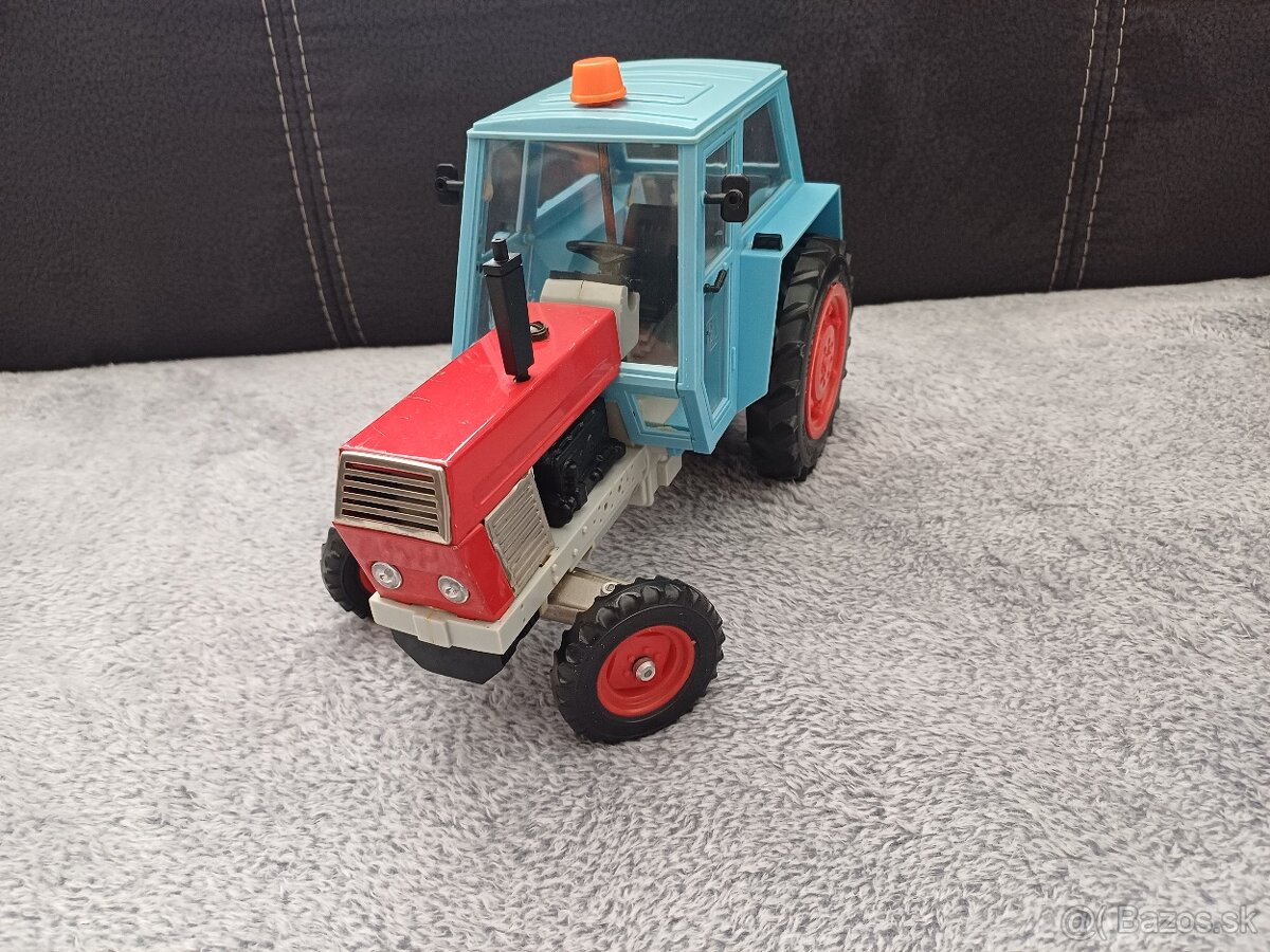 Predám hracku zetor crystal 8011