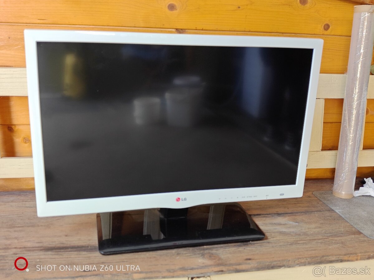 LG Lcd smart Tv "26" (66cm)