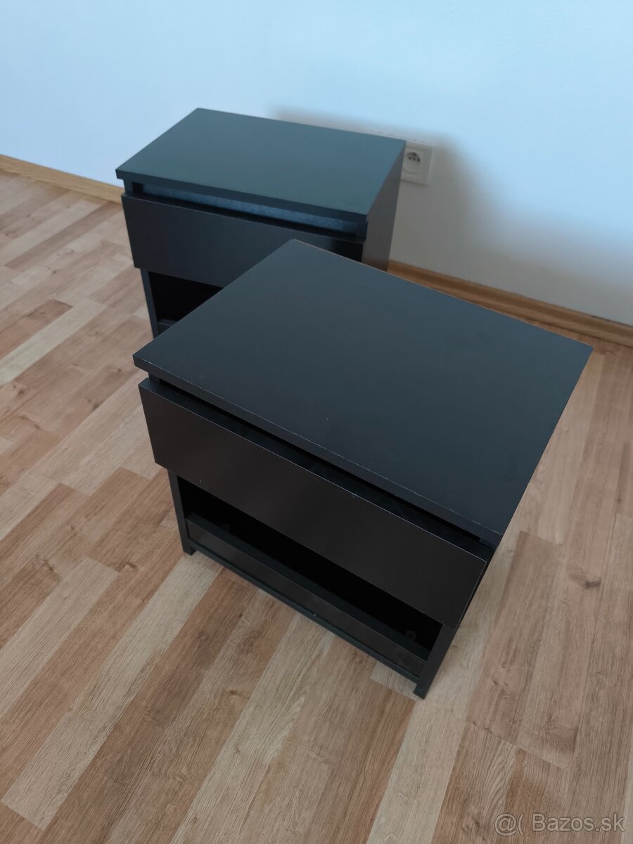 Predám dva nočné stolíky