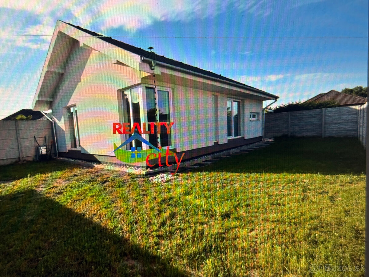 3- izbový rodinný dom 80 m2, pozemok 397 m2 pri lese a jazer