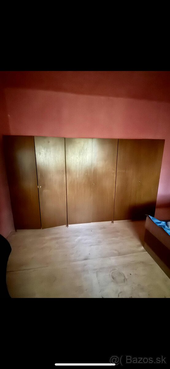 Darujeme skrine za odvoz
