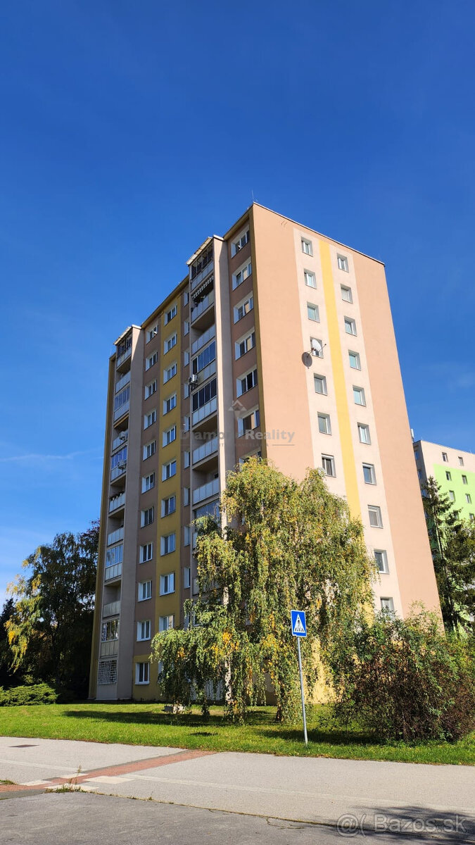 Krásny svetlý zrekonštruovaný  1-izbový byt - Trieda SNP