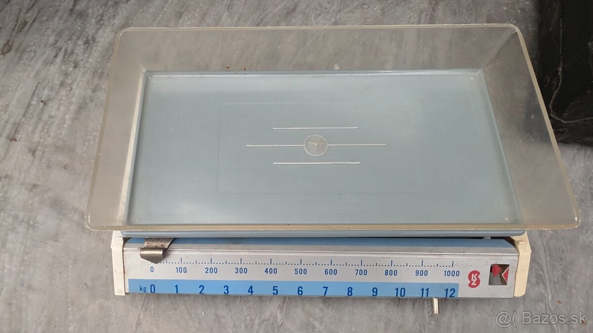 Stará retro váha Kovozávody KZ