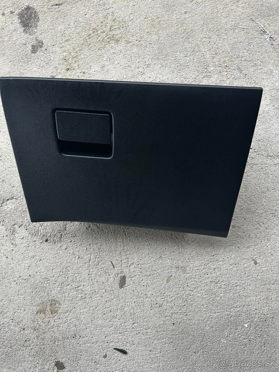 Mazda CX-5 odkladacia skrinka