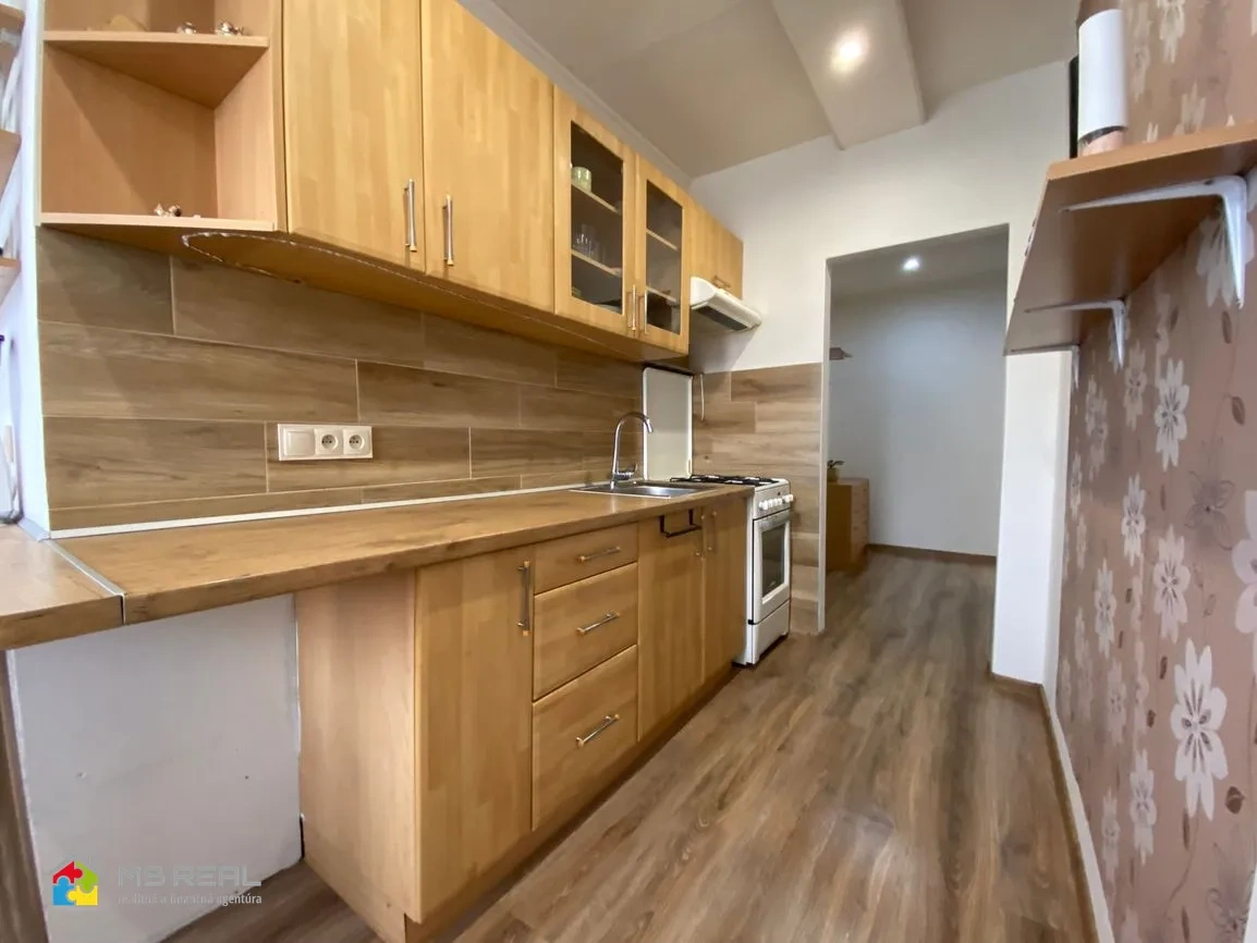 Dvojizbový byt, Zvolen, Sekier, rekonštrukcia, 68 m2